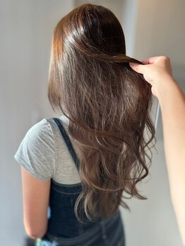 アイノア ルアナ 青山(AInoa RUANA)の写真/髪質改善カラーでダメージなく艶髪に仕上がり◎デザインカラーお任せください♪【髪質改善/縮毛矯正/青山】