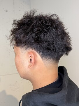 クオンヒール 淀屋橋店(QUON HEAL) ツイストスパイラル/かき上げパーマ/テーパーフェード△