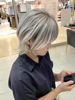 トニーアンドガイニイガタ(TONI&GUY NIIGATA)&nbsp;ホワイトベージュミディウルフ