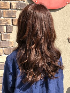 ミウ イシヅミ 石積理美容室(MIU ishizumi) ゆる巻きロング