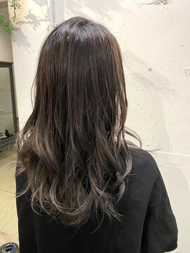 エル(EL by green) 《tomi》バレイヤージュ×グレージュ