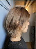 スモーキーベージュ