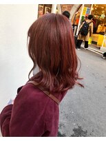 モルニ(MORNI)&nbsp;チェリーレッド_マロンベージュ Aラインボブ かきあげ