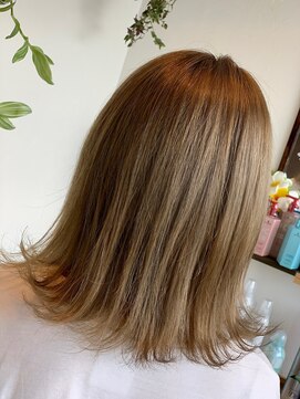 ヘアーサロン プアメリア(Puamelia) ブリーチなしカラーナチュラル×小顔×切りっぱなし×外ハネ