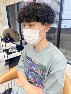 オリ 仙台(Oli) 20代～30代波巻きパーマメンズ刈り上げスタイル［仙台］