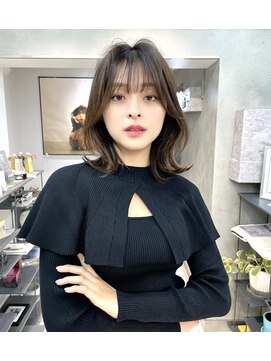 ヴェイン 渋谷(vain) ミディアムレイヤーカット/くびれヘア/20代30代/インナーカラー