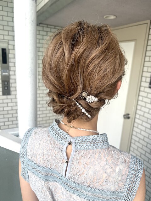 アップスタイル　ミディアムヘア　ヘアセット　お呼ばれヘア