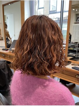 エムプラス 二子玉川(Mplus) 大人可愛いウェーブボブ(30代、40代) 夏目　サトル