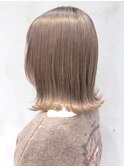 美髪ホワイトブロンド外ハネボブショート_ba320382