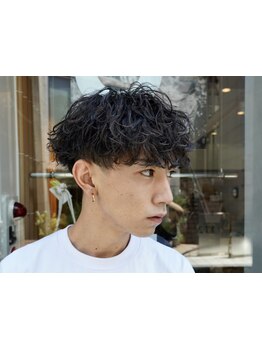 《メンズパーマ比率80%以上》跳ねる毛先が無造作に動く【ツイストスパイラルパーマ】で男らしい印象に＊