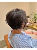 後頭部に丸みのあるボリューム前下がりショート/白髪染め