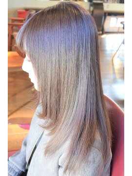 ピースリーヘア バイ カーサ(peathree.hair by CASA) ナチュラル×ストレート