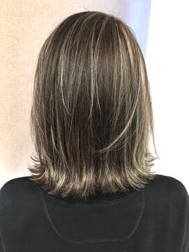 オリ(‘Oli) 外ハネ＿アッシュブラウン