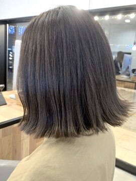 クアトログランシュ 水戸店(QUATRO×GranCieux) パールグレー×外ハネ