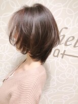 ミッシェル アフロート(michelle afloat)&nbsp;20代30代40代ひし形ふんわり動き簡単まとまるツヤのカーブカット