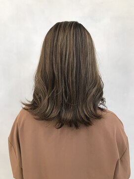 エイト ヘアサロン 渋谷本店(EIGHT) ミディアム×ハイライト