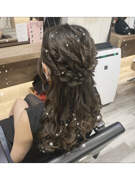 ヘアセット アリエス 新宿駅前店(aries) ねじりハーフアップ