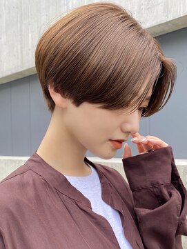 エリマ 調布(elima) センターパート大人ショート 前髪なし アッシュベージュ