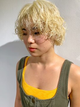 アルカナ 明治神宮前原宿(ARCANA) 抜きっぱなしブリーチ　ホワイトカラー　ブリーチパーマ