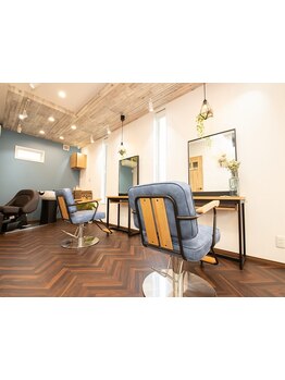 ツヤ髪にこだわる大人女性にオススメ！髪質に合わせた薬剤を使用するので、ダメージレスな仕上がりに♪