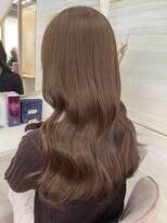 エルバイラビス 大宮(elu by lovis)&nbsp;《高橋亜美》ブラウンベージュ/Wカラー/ブリーチなし/韓国/大宮
