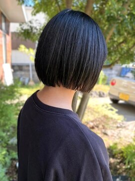 ぱつっとボブ 切りっぱなしボブ 20代 黒髪 髪質改善 艶髪 10代