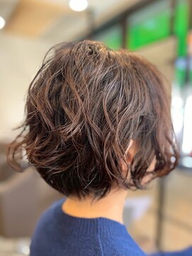 柔らか質感のニュアンスボブパーマ