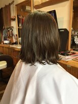 アーティヘアーバイアイヴィ(Aaty hair by iVY) 外ハネバブ／グレージュ