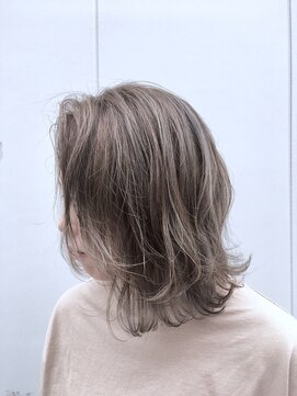 スリー(THREE) 癖を活かすスタイル×ハイライトグレージュ