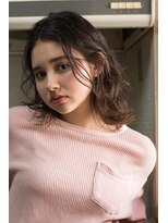 ハニーマスタード(HONEY MUSTARD)&nbsp;【ナチュラル×モード】ヌーディーなウェーブの大人ミディアム