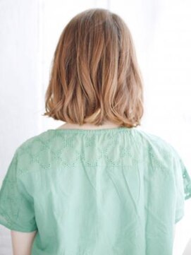 ウル 吉祥寺(ulu) かきあげバングのゆるカールボブ