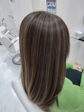 ヘアポジションにかほ オリーブ系ハイライト