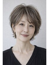 ビーワールド(B WORLD)&nbsp;大人女性の上品ショート◎白髪ぼかしハイライト40代50代60代