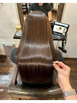 ラマナ(Lamana)の写真/広がる髪にさよなら◎髪質改善縮毛矯正でボリュームダウン！艶めくストレート美髪へ★