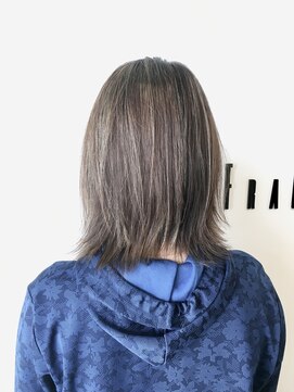 フレイムスヘアデザイン(FRAMES hair design) 外ハネレイヤー×ミルクティーベージュ