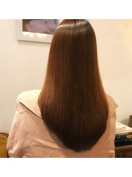 マウロア(MAULOA) “サラツヤロング 縮毛矯正 オトナ女子はツヤ髪で勝負”中西