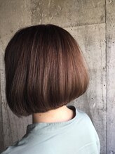 ウニヘアー(U.N.Ihair) 前下がりボブ