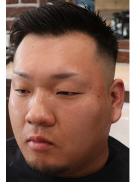 アクセプトザワールドバーバー(Accept the world barber) crew(クルー)×スキンフェード