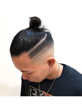 ベーア メロー(Bar mellow) マンバン×スキンフェード×ラインアート