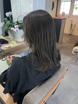 ティティ(TiTi) 20.30.40代 透明感グレージュカラー[TiTi_福田りの]