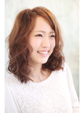 ウィーズヘアー(Weed's Hair) ミディアムレイヤー×イベントふわくしゅルーズ