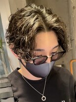 フィフス 栄(fifth)&nbsp;波巻きスパイラルパーマセンターパートツイストスパイラルパーマ