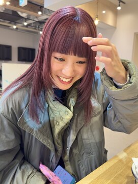 ディッセンバー 神宮前(December) チェリーレッドチェリーブラウンワイドバングレイヤーカット