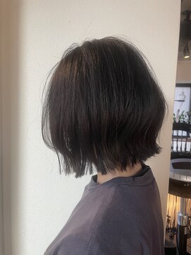 ケイトブラウン(KATE BROWNE) そとはねボブ/切りっぱなし/ダークアッシュ/ショートボブ/薬院
