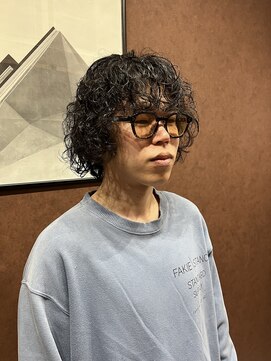 イー(E) 波巻きパーマ