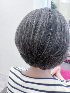 ウイ バイ ファースト 北四番丁店(u'i by first) 丸みがあるショートボブレイヤー
