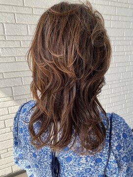 リタ ヘアメイク(Rita hair make) たっぷりレイヤーのマッシュウルフ