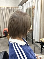 ユニル(unir)&nbsp;【unir】2ブリーチで作るグレージュカラー★