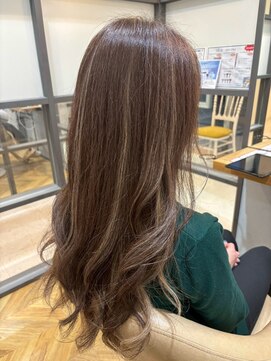 立体感ハイライトゆるふわロングヘア×ナチュラルブラウン