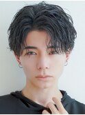 スーツ短髪ツーブロック束感モテる黒髪シークレットパーマ流行